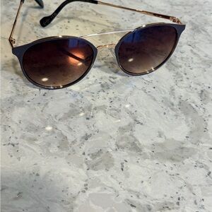 Jessica Simpson Sunglasses 🕶️